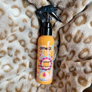 Amika The Wizard Detangling primer!